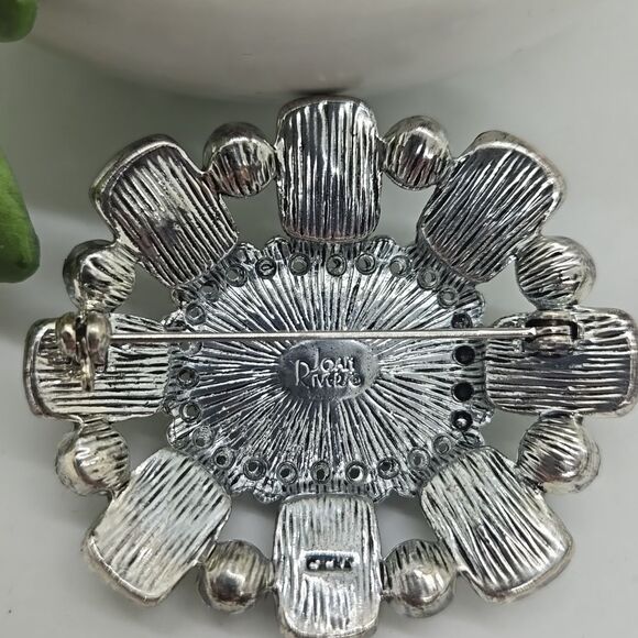 Joan Rivers Jade Green and Amber Tone AB Stone Brooch Pin Silver-tone - Picture 7 of 7